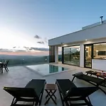 Villa Stella Heights - Adults Only *