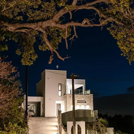 Stella Heights - Adults Only *