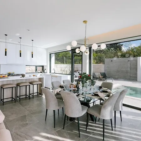 Stella Heights - Adults Only Fyti