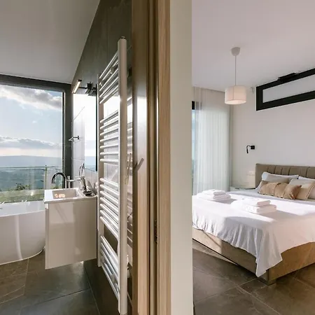 Stella Heights - Adults Only