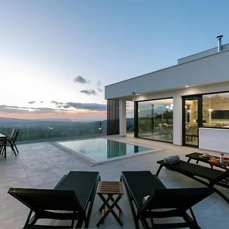 Villa Stella Heights - Adults Only *