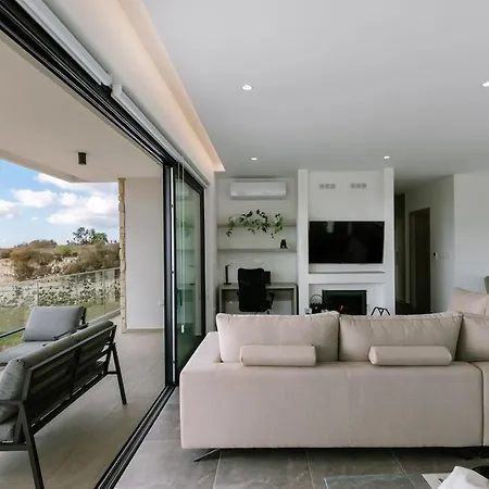 Stella Heights - Adults Only *