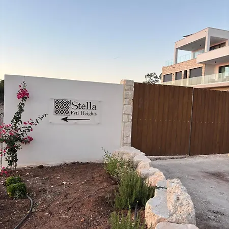 Stella Heights - Adults Only *