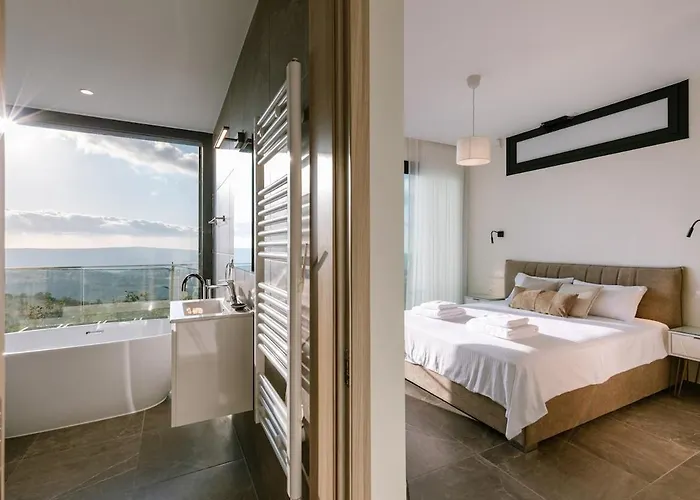 Stella Heights - Adults Only