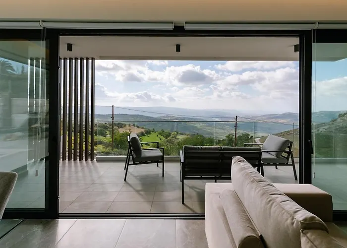 Stella Heights - Adults Only *