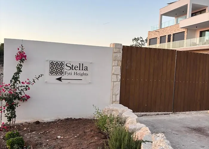 Stella Heights - Adults Only *